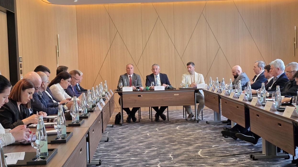Forumi Ekonomik Mbarëshqiptar kërkon ndërhyrje urgjente ndaj krizës së çmimeve dhe presioneve në rritje mbi ekonominë Forumi Ekonomik Mbarëshqiptar kërkon ndërhyrje urgjente ndaj krizës së çmimeve dhe presioneve në rritje mbi ekonominë