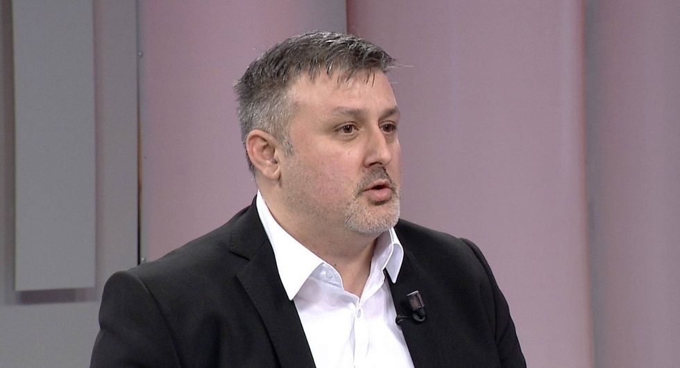 Qosja refuzoi të mbahej ceremoni pritjeje, profesori Arsim Sinani: Ishte protestë