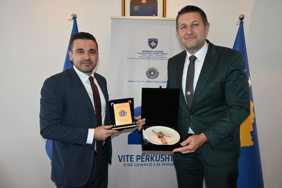 Forcohet bashkëpunimi Kosovë-Shqipëri në fushën e doganave, Llugaliu pret në takim homologun Beja