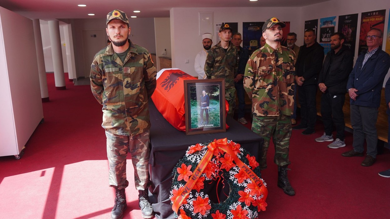 Iu dha lamtumira e fundit ish-eprorit të UÇK-së, Selim Krasniqi