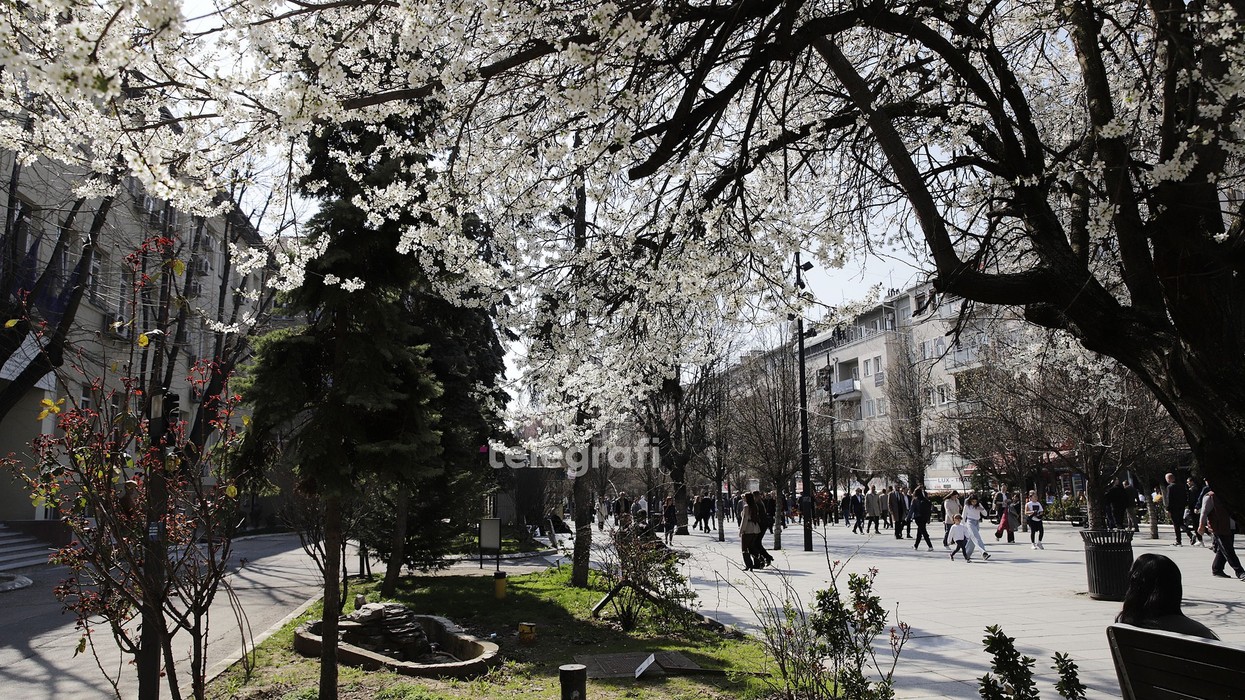 Mot i paqëndrueshëm gjatë javës, reshje të lehta dhe temperatura të ulëta