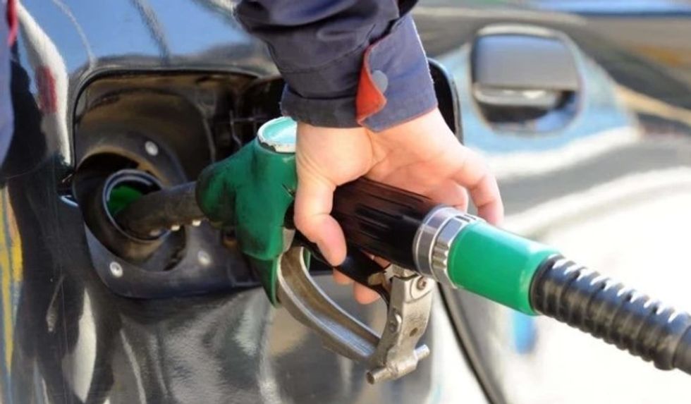 Bie çmimi i naftës për 1 cent