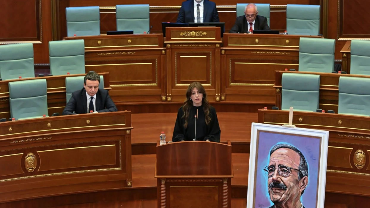 Haxhiu: Eliot Engel la gjurmë të pashlyeshme në historinë e Kosovës