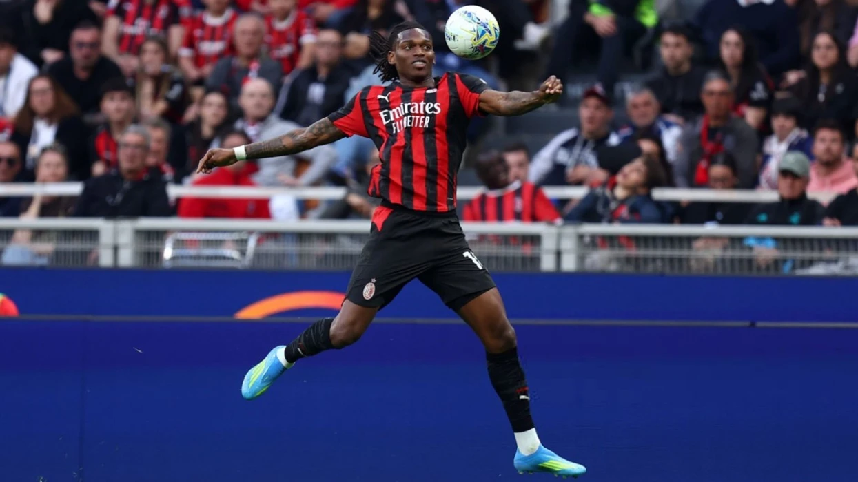 Dy gjigantët anglezë kontaktojnë Milanin për transferimin e Leaos