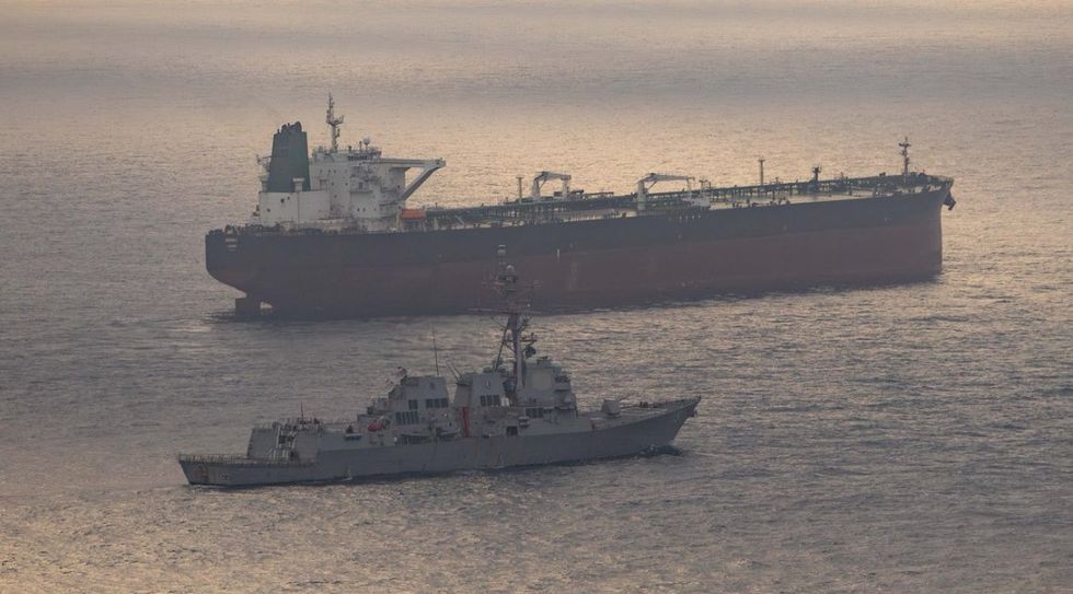 SHBA ndalon anijen iraniane pranë Ngushticës së Hormuzit