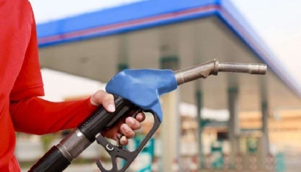 Shtrenjtohen për dy centë nafta e benzina