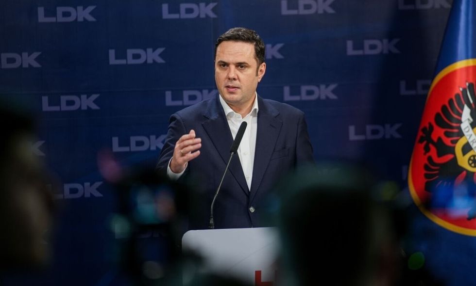 Abdixhiku përsëri me mesazh për Kurtin: Përcaktohuni, ju ndihmojmë edhe nëse doni marrëveshje me PDK-në