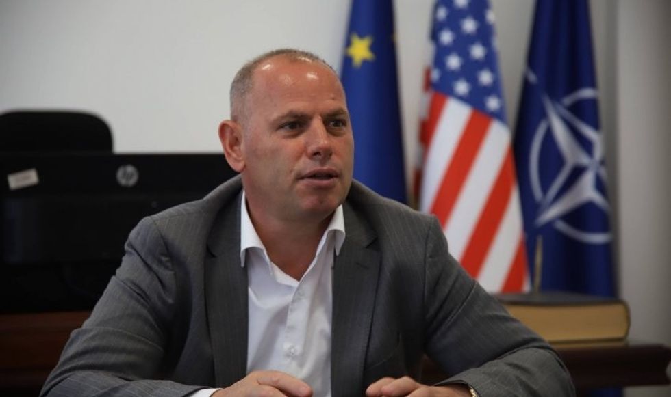 Lladrovci: PDK mund t’i ulë tensionet duke propozuar një emër për president