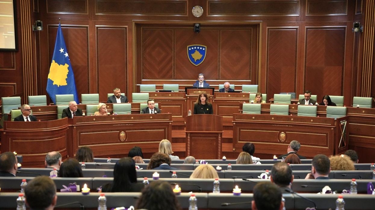 Kosova buzë zgjedhjeve të reja, partitë i vazhdojnë mospajtimet për presidentin e ri Kosova buzë zgjedhjeve të reja, partitë i vazhdojnë mospajtimet për presidentin e ri