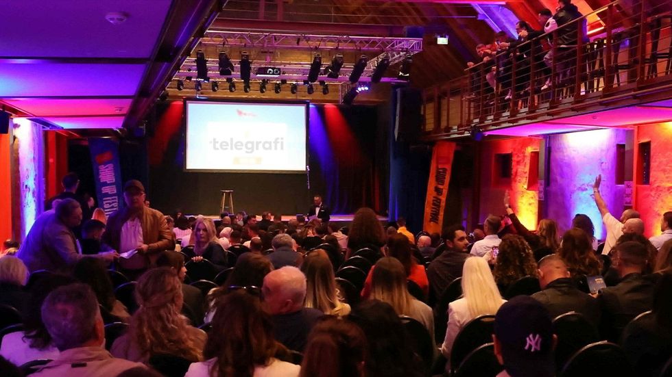 “Shqip Up Comedy zbret në Gjermani, nis edicioni i pestë në Këln