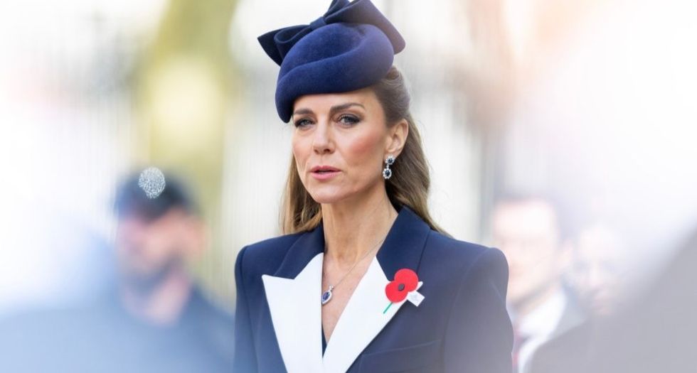 Truku i modës: Detaji që stilit strikt të Kate Middleton i dha freski të jashtëzakonshme