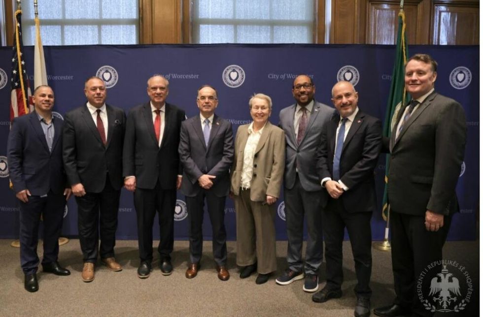 Begaj vizitë në Boston, vlerëson rolin e diasporës