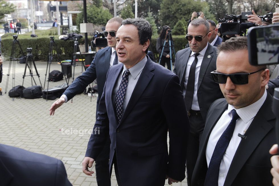 Kurti si përgjigjet pyetjes për Vjosa Osmanin për presidente