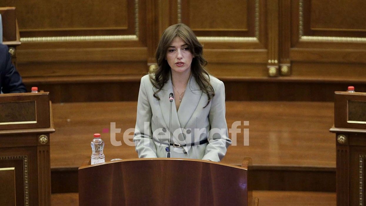 Haxhiu, opozitës: Po e shtyni vendin drejt krizës së panevojshme Haxhiu, opozitës: Po e shtyni vendin drejt krizës së panevojshme
