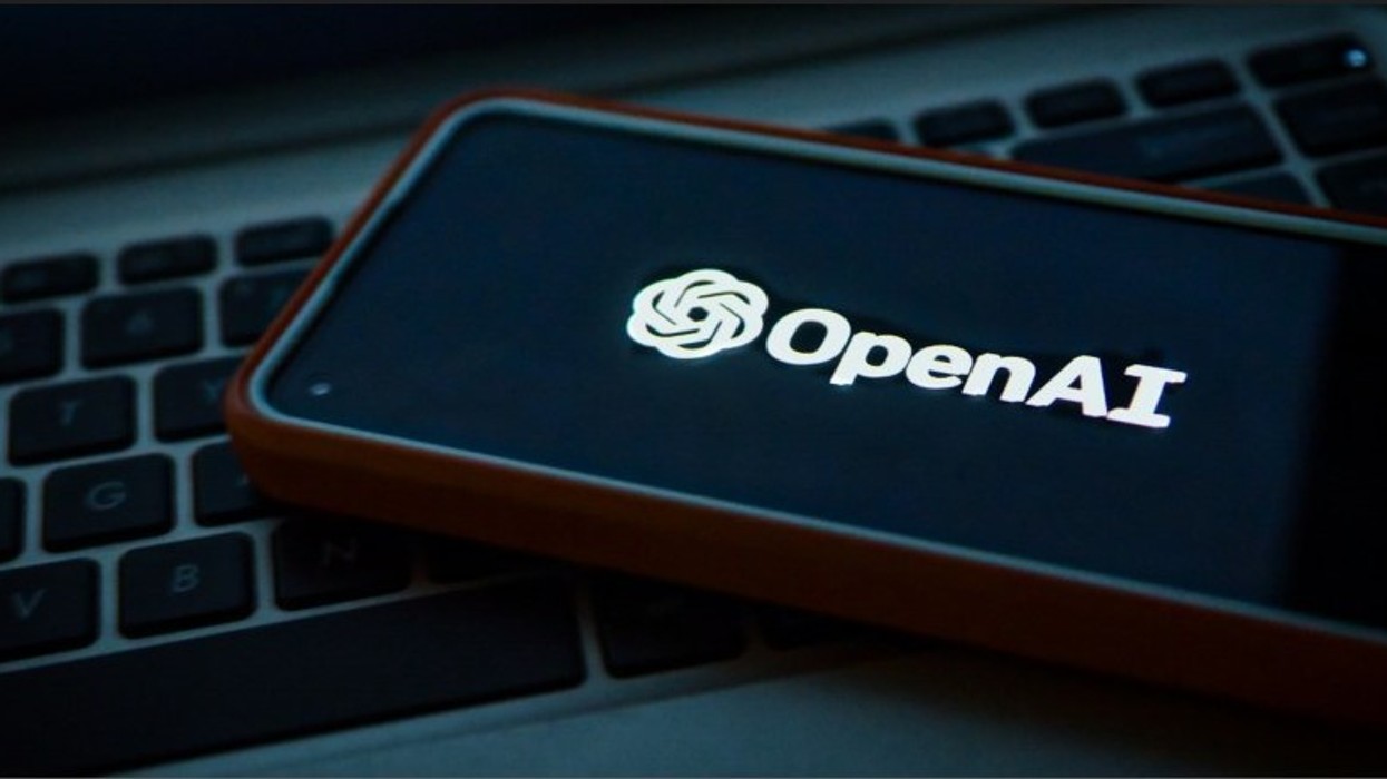 Telefon i mençur nga OpenAI me çipset të personalizuar në zhvillim e sipër