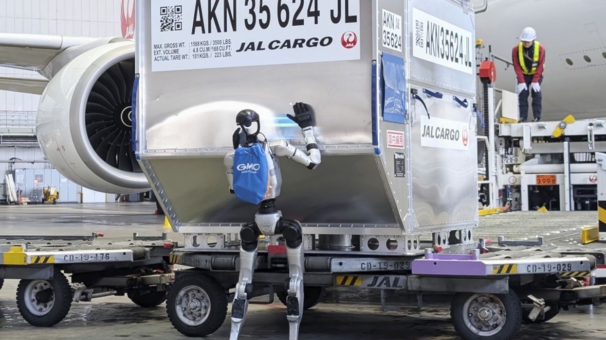 Robotë humanoidë do të punojnë si transportues bagazhesh në aeroportin e Tokios