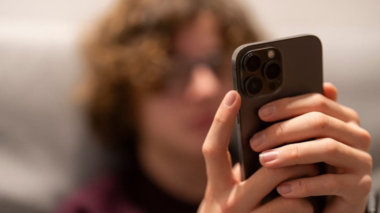 Ministrja britanike premton 'një formë' kufizimesh në mediat sociale për fëmijët nën 16 vjeç