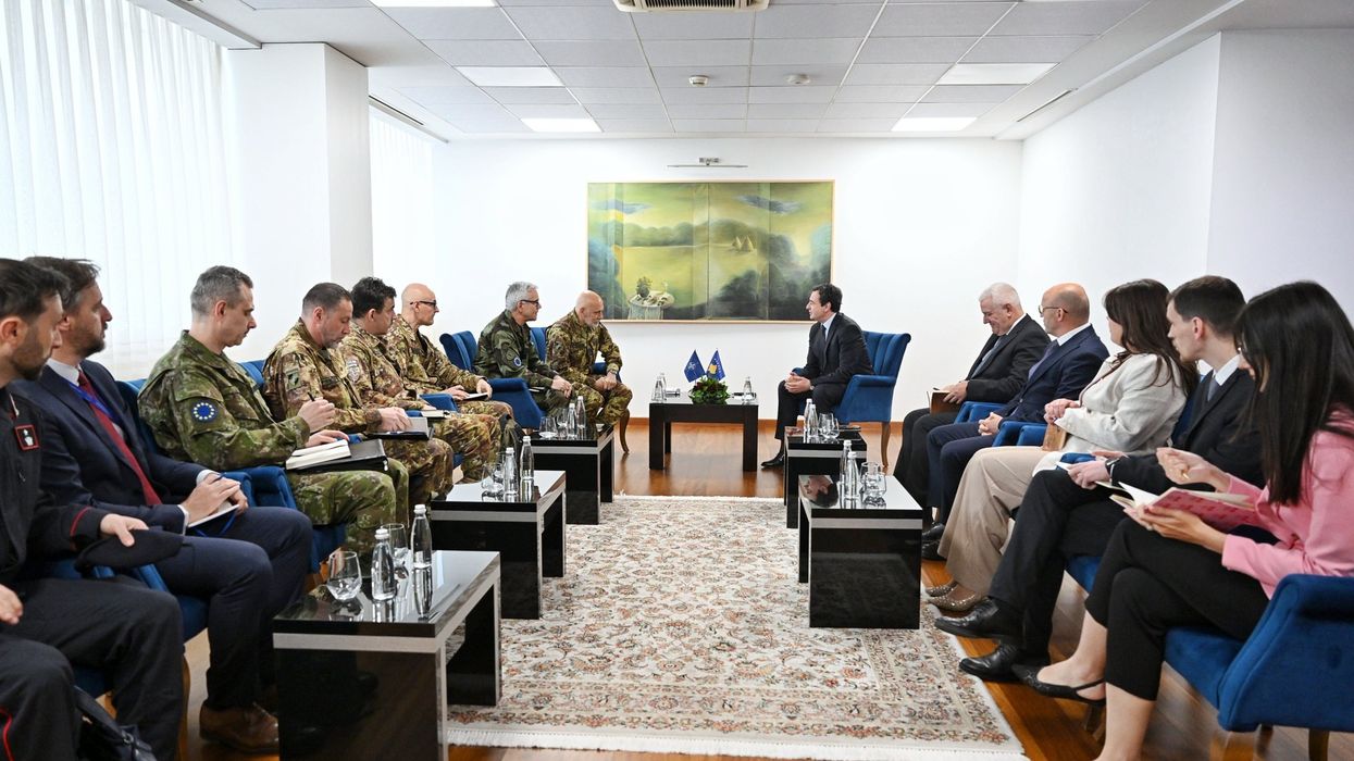 Kreu i Komitetit Ushtarak të NATO-s në Kosovë, Kurti: Nuk është vetëm garantues i sigurisë, por orientim strategjik dhe destinacion Kreu i Komitetit Ushtarak të NATO-s në Kosovë, Kurti: Nuk është vetëm garantues i sigurisë, por orientim strategjik dhe destinacion