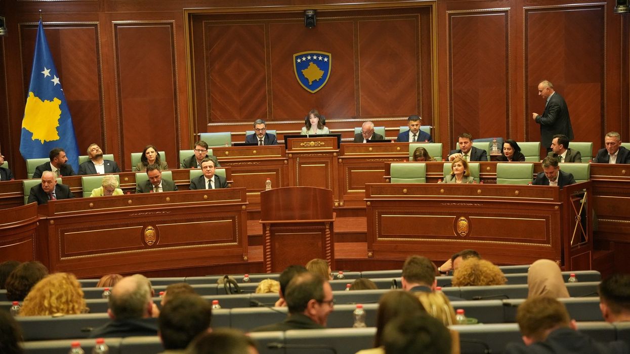 Ambasada e Gjermanisë: Presim respektim të Kushtetutës për zgjedhjen e presidentit Ambasada e Gjermanisë: Presim respektim të Kushtetutës për zgjedhjen e presidentit