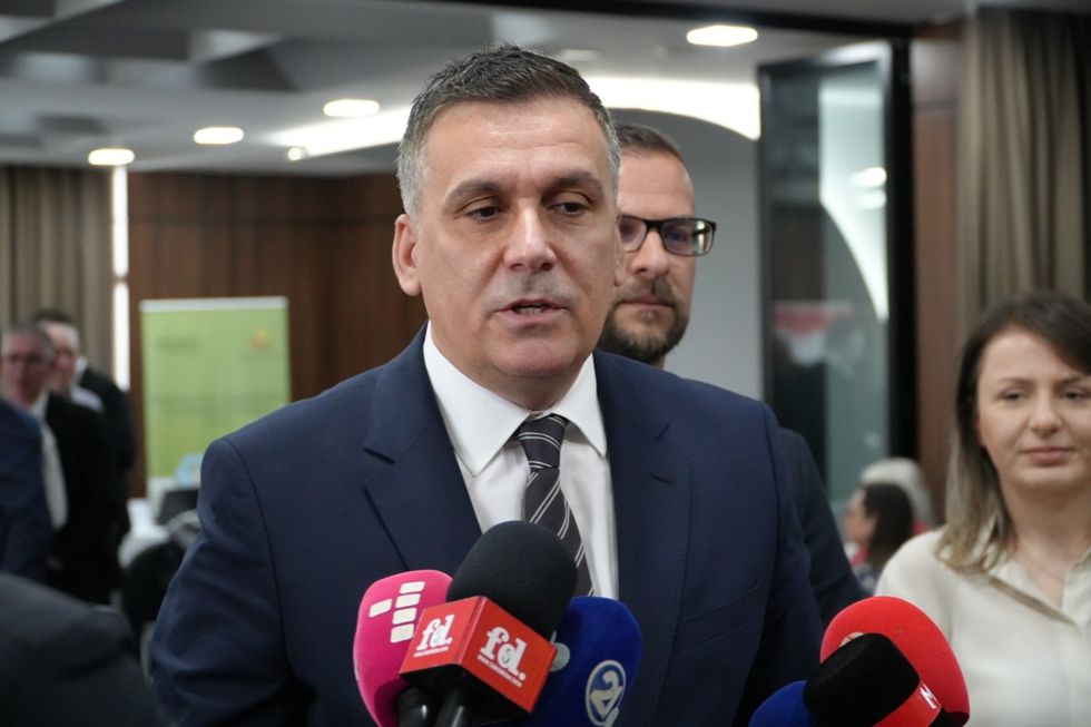 Muhamet Hoxha: Së shpejti nis ndërtimi i qendrave rajonale për grumbullim e mbeturinave