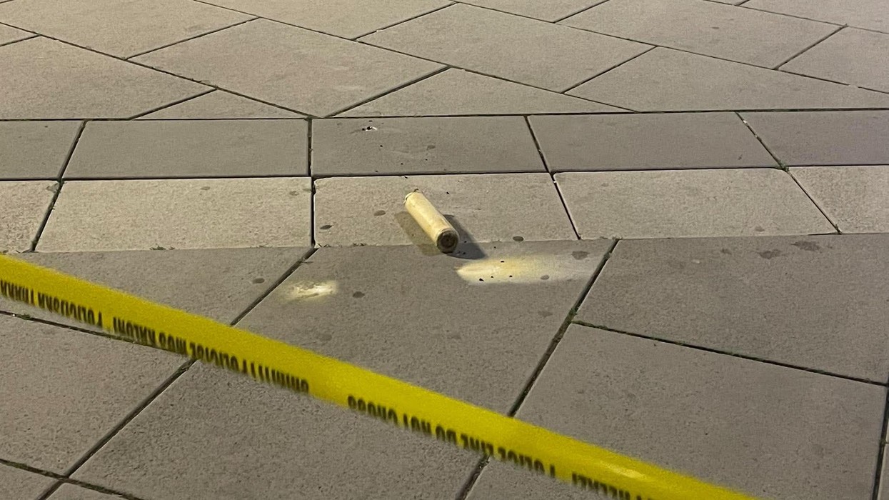 Mjet i dyshimtë para Kuvendit, policia në vendngjarje