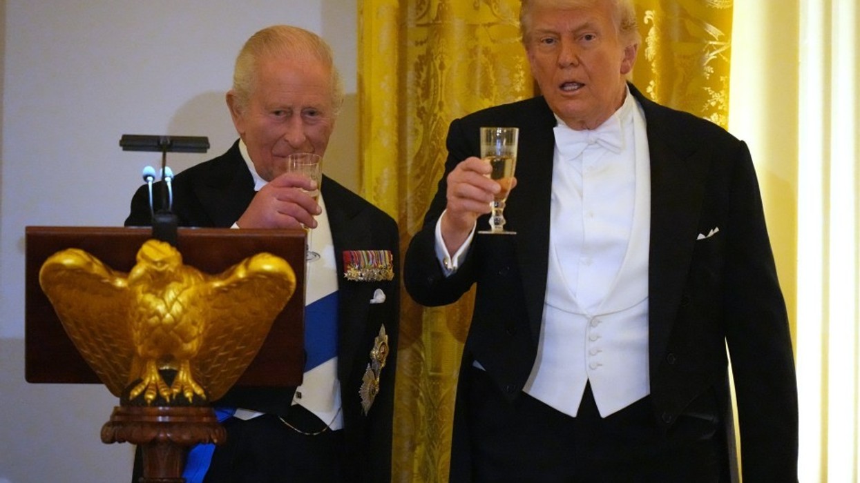 Mbreti Charles bën shaka duke thënë se Trump dhe amerikanët do të flisin frëngjisht nëse nuk do të ishin britanikët