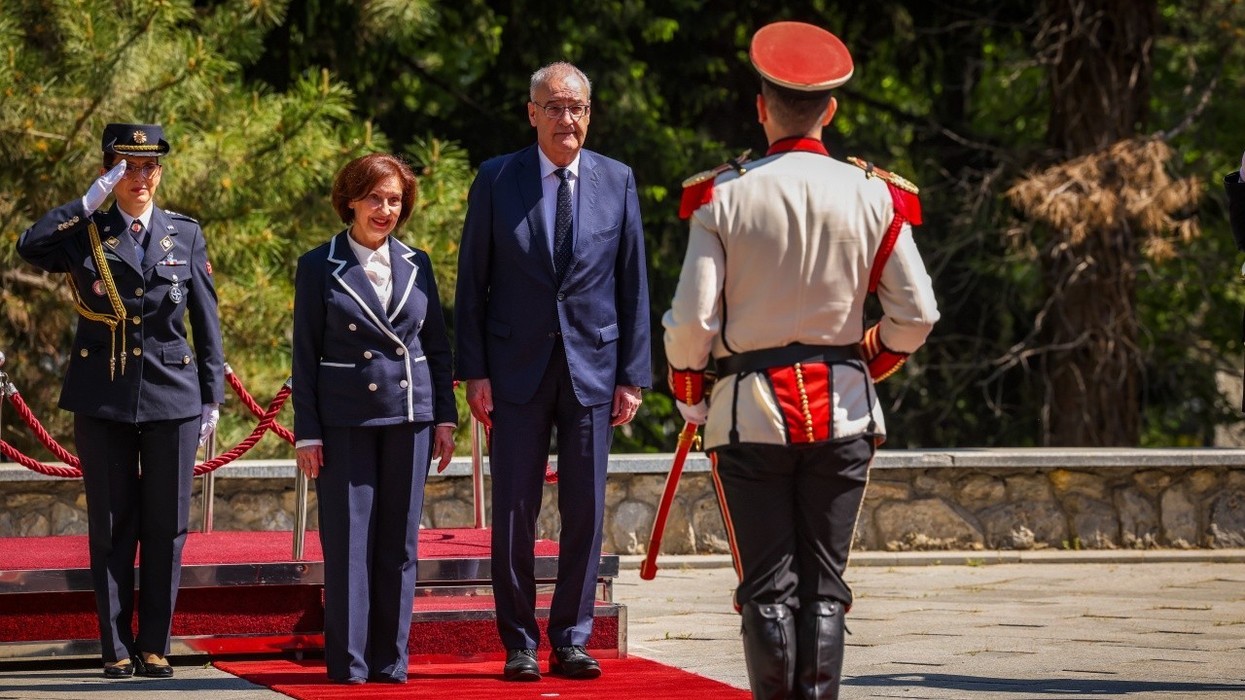 Presidentja Siljanovska-Davkova e priti me nderime të larta shtetërore presidentin e Zvicrës, Guy Parmelin