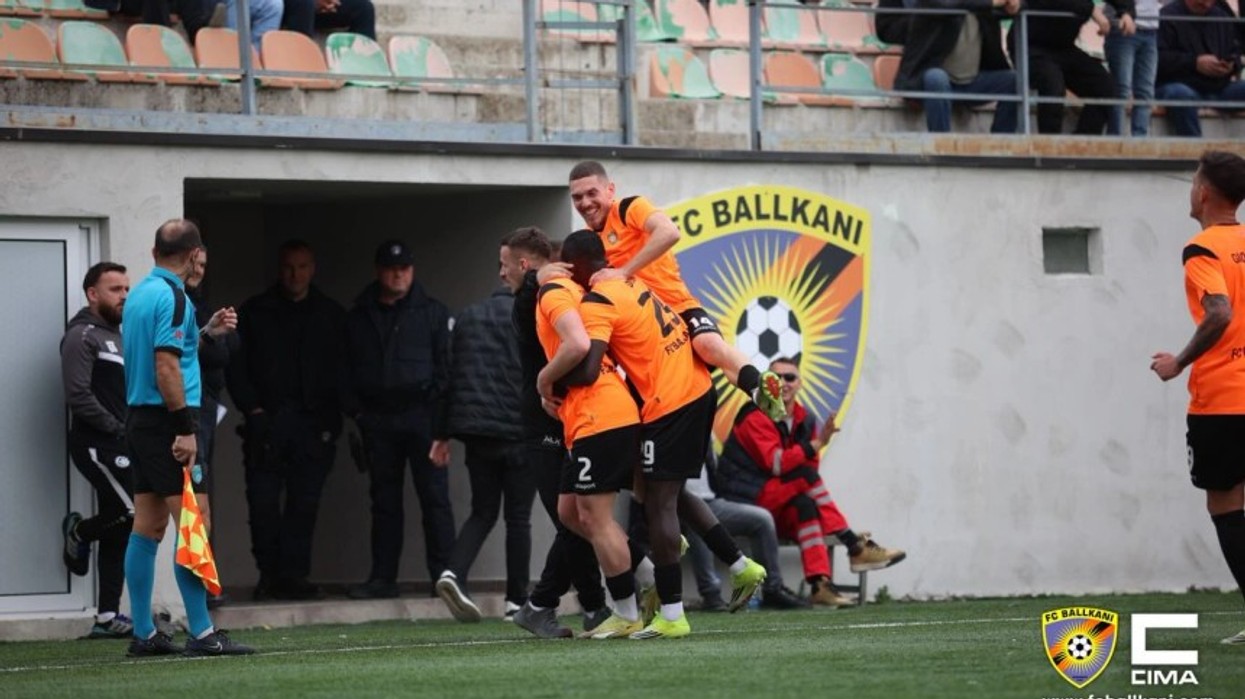 Ballkani vazhdon ndjekjen e Dritës, e mposht me vështirësi Drenicën