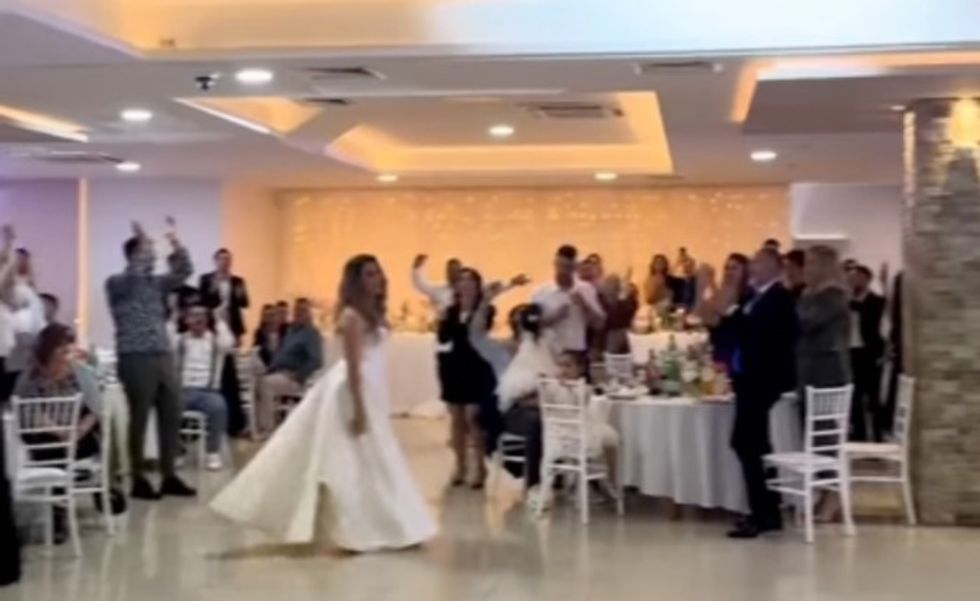Skenë e pazakontë nga një dasmë në Kroaci bëhet virale