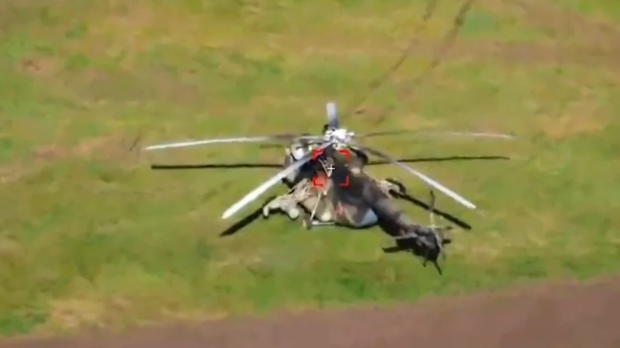 Ukraina godet objektiva ushtarake ruse, shkatërron dy helikopterë miliona dollarësh