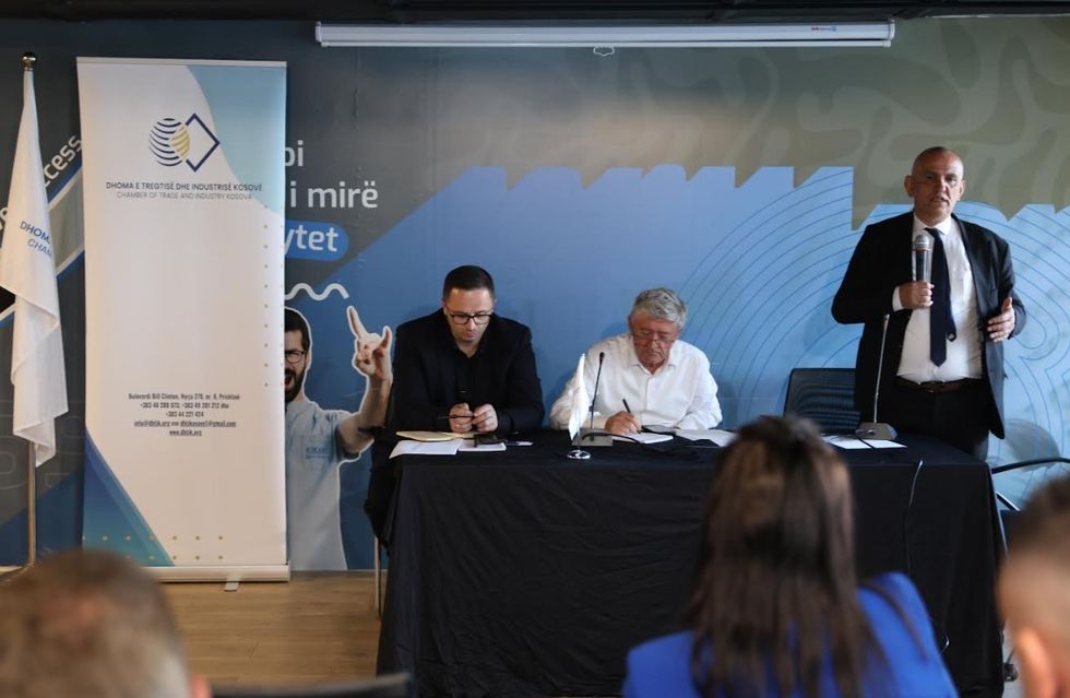 DhTIK: Kriza politike dhe shkuarja në zgjedhje po godasin ekonominë