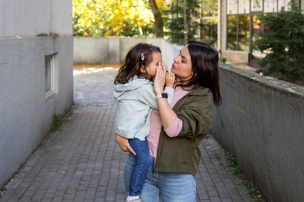 Prindërit shpesh bëjnë këto gabime dhe mendojnë se po i ndihmojnë fëmijët e tyre