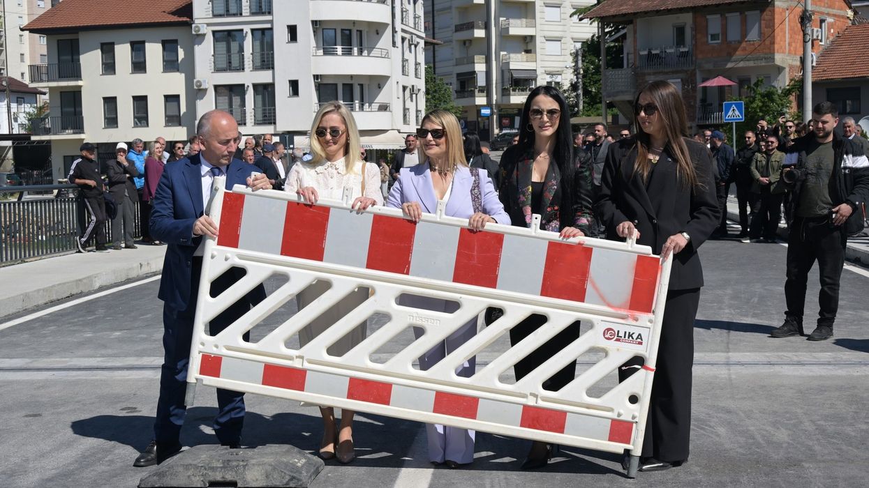 Kryetari Muhaxheri inauguron Urën e Re në Kapeshnicë, pritet të lehtësojë qarkullimin dhe të rrisë sigurinë Kryetari Muhaxheri inauguron Urën e Re në Kapeshnicë, pritet të lehtësojë qarkullimin dhe të rrisë sigurinë