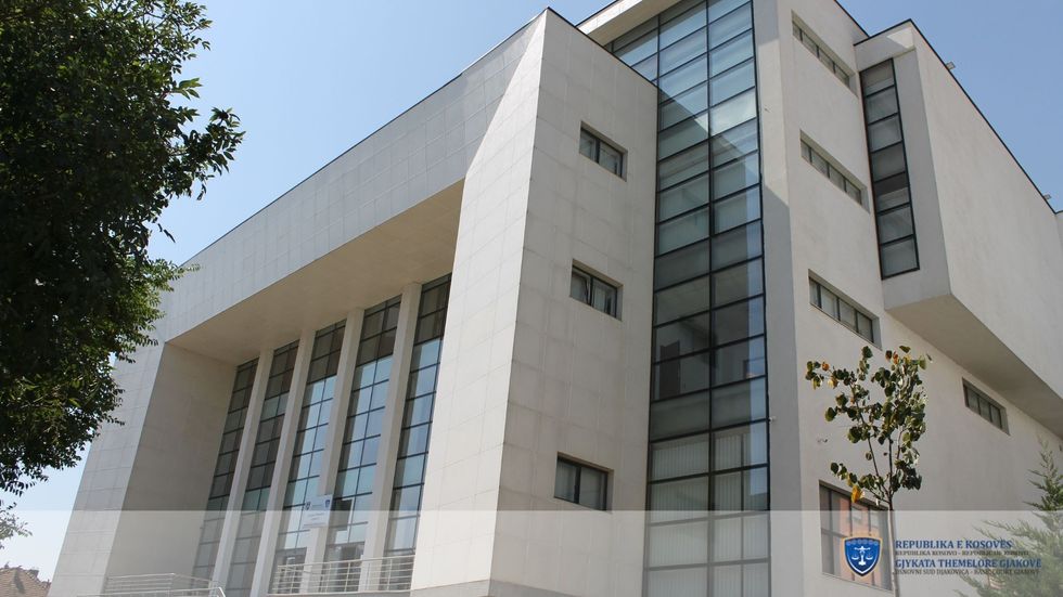 Tentoi ta privojë nga jeta një person në Gjakovë, gjykata cakton paraburgim për të dyshuarin