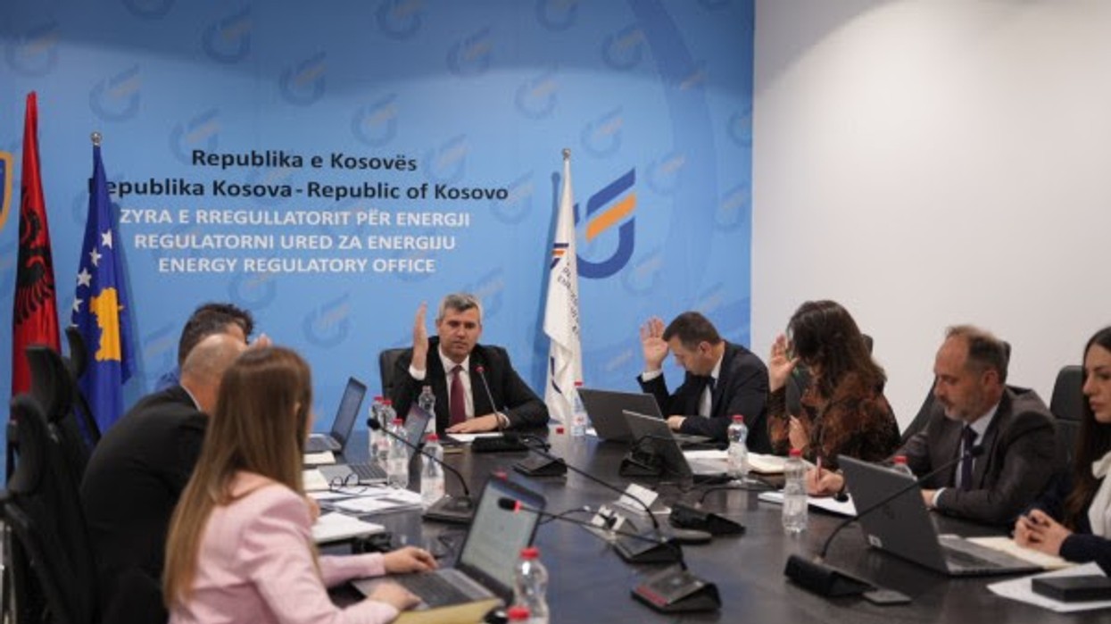 Shmanget shtrenjtimi i rrymës, ZRRE ndryshon të hyrat maksimale të operatorëve