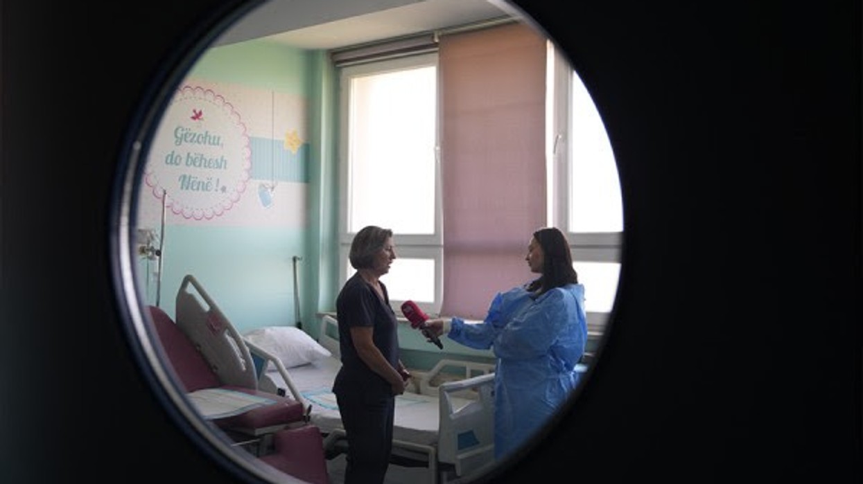 44 vjet në shërbim të porsalindurve, rrëfimi i mamisë në Ditën Ndërkombëtare