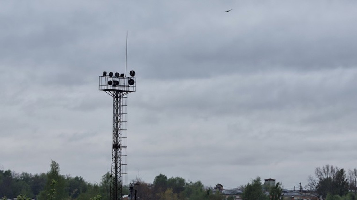 Dy dronë rus rrëzohen në Letoni, dëmtojnë objektin e magazinimit të naftës