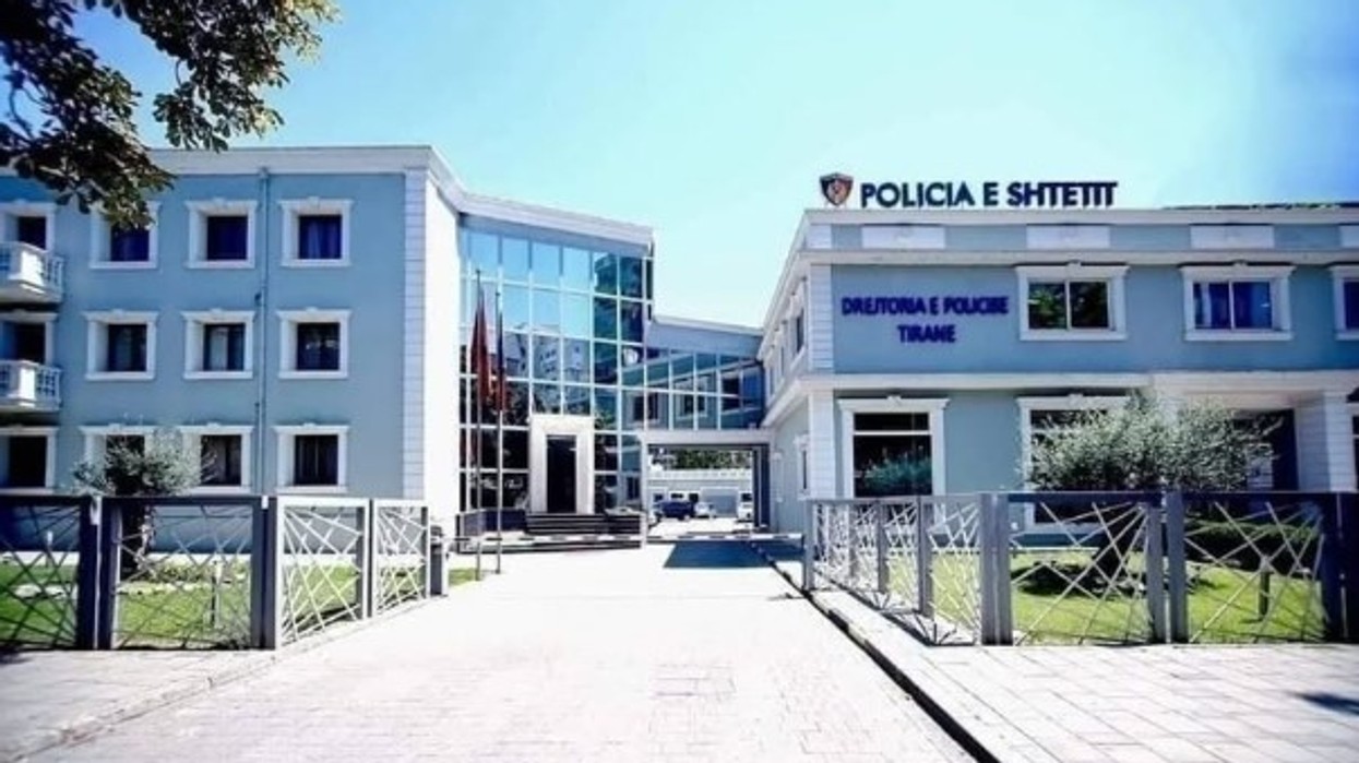 Helmimi i 56 studentëve në Akademinë e Sigurisë, arrestohen kuzhinieri dhe teknologia e ushqimit – shpallen në kërkim edhe të tjerë