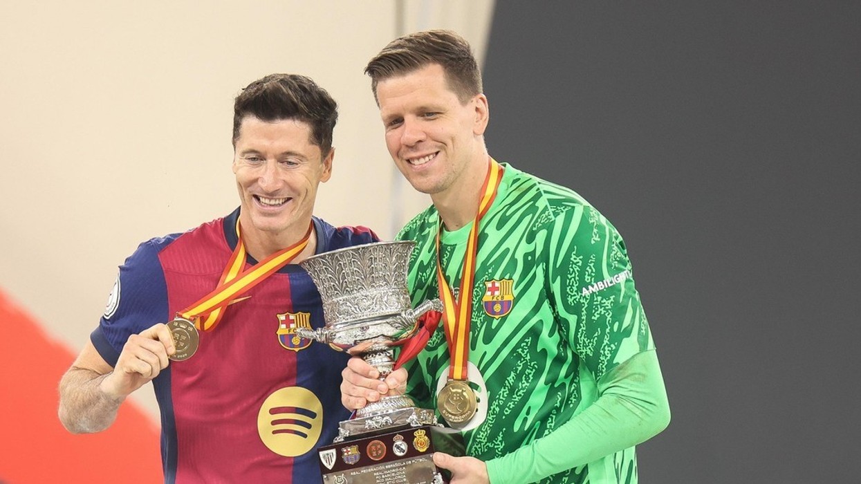 “Pensionohu sepse atëherë vijnë ofertat më të mira”, Szczesny e këshillon në formë shakaje Lewandowskin
