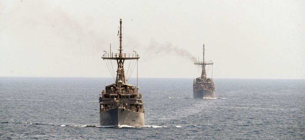 Irani thotë se po sulmon anijet ushtarake amerikane - akuzon SHBA-në për shkelje të armëpushimit