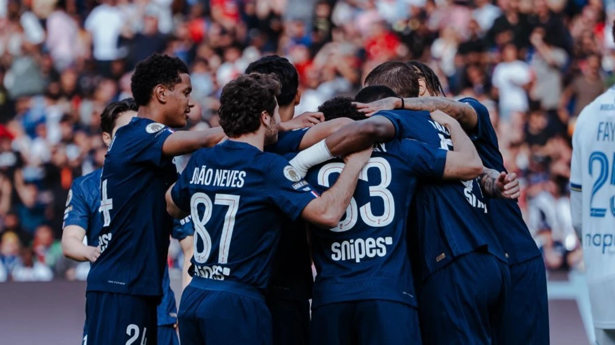 PSG hyn në garë për yllin e madh të Newcastle United