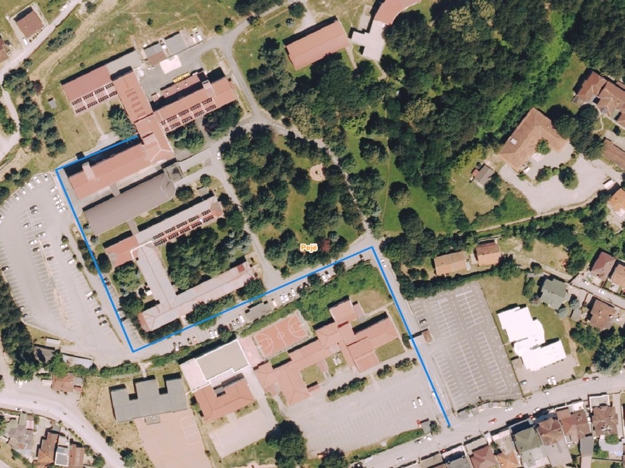Spitali i Përgjithshëm i Pejës vendos rregulla të reja për vizitat, nga 12 maji ndryshon orari dhe hyrja për vizitorët Spitali i Përgjithshëm i Pejës vendos rregulla të reja për vizitat, nga 12 maji ndryshon orari dhe hyrja për vizitorët