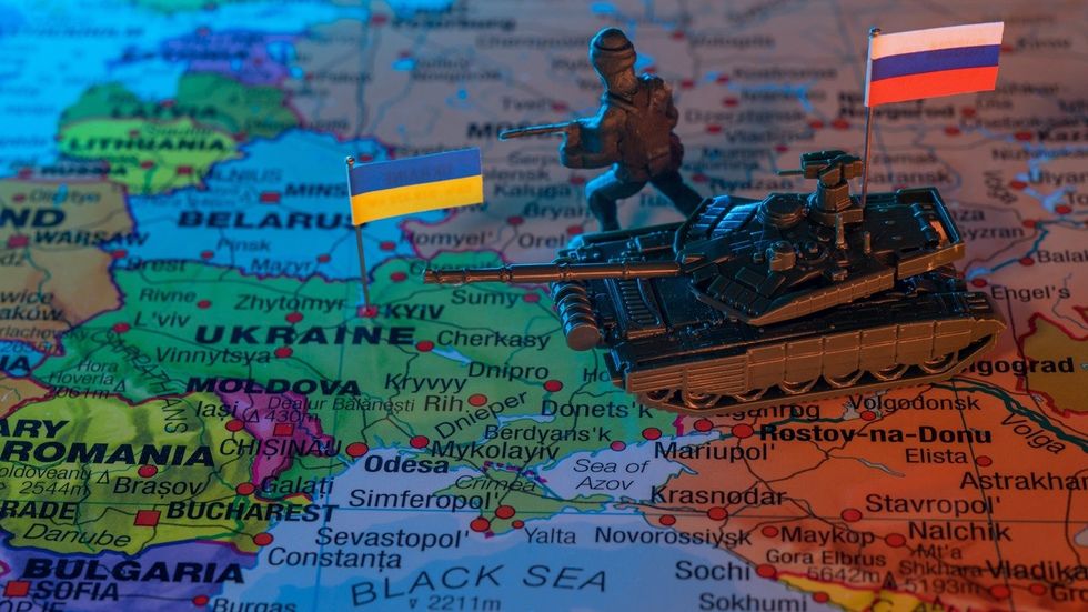 Rusia dhe Ukraina vazhdojnë sulmet pavarësisht armëpushimeve të shpallura