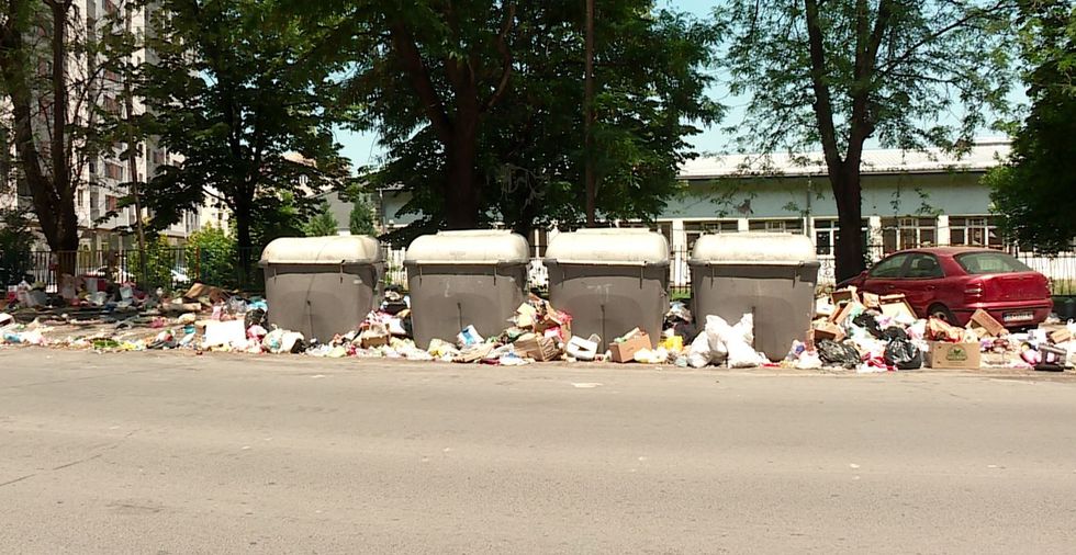 Mbeturinat mbulojnë lagjet e Shkupit, Gjorgjievski fajëson problemet e trashëguara
