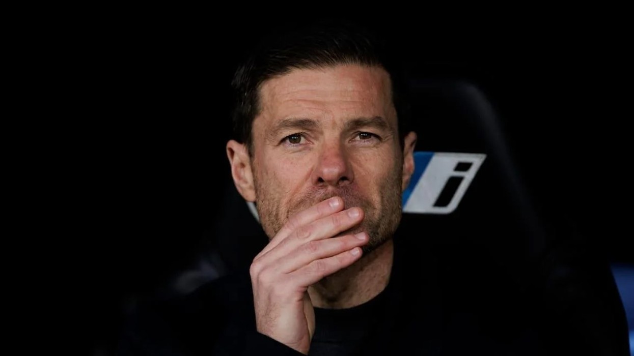 “Do ta riktheja Xabi Alonson”, legjenda e Real Madridit injoron Mourinhon në debatin për trajnerin