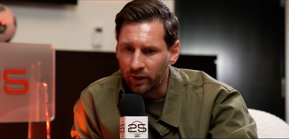 Messi e pranon se është penduar që nuk i ndërroi fanellat me tre legjenda të Real Madridit, por jo me CR7