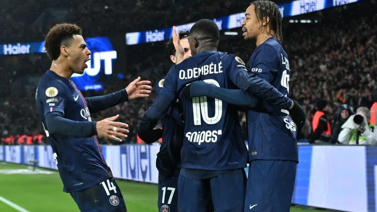 Arsenali i bashkohet Liverpoolit dhe Barcelonës në garën për yllin e PSG-së