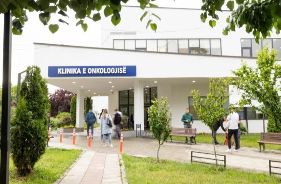 ​“Zor boll të udhëtohet për në Prishtinë”, të sëmurit nga kanceri kërkojnë që shërbimet t’u ofrohen në spitalet rajonale