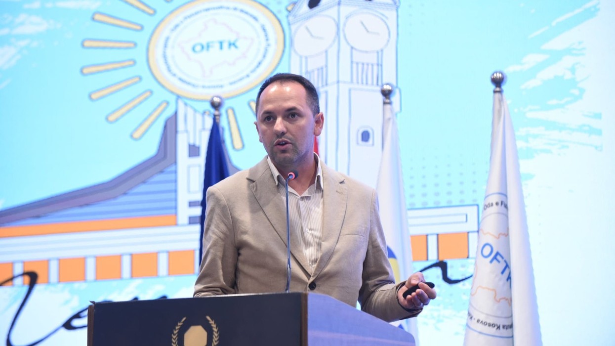 Iu bashkua Vjosa Osmanit, Kodra jep dorëheqje nga Shoqata për të Drejtat e Pacientëve