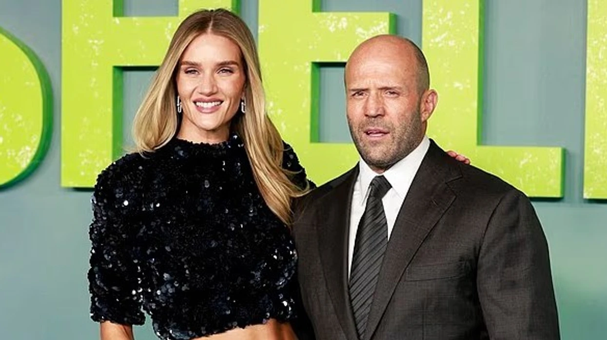 Jason Statham dhe Rosie Huntington-Whiteley ndërtojnë shtëpinë e tyre të përhershme pranë një plazhi nudist